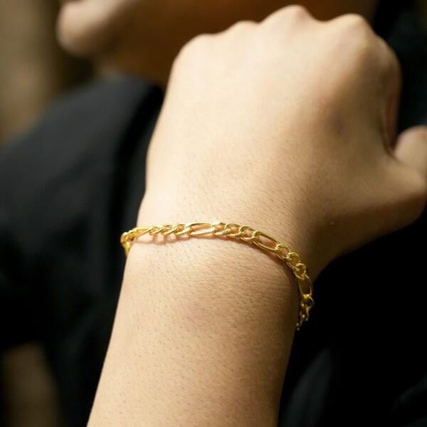 Classic Figaro Chain Bracelet – Sleek Gold Finish for Men